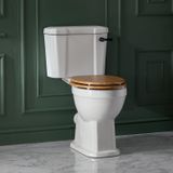 Hudson Reed Richmond Duoblok Toilet Classique à hauteur de confort avec réservoir, abattant en chêne et levier de chasse d'eau noir