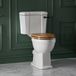 Hudson Reed Richmond Duoblok Toilet Classique à hauteur de confort avec réservoir, abattant en chêne et levier de chasse d'eau noir