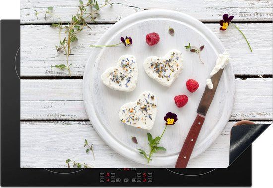 KitchenYeah® Inductie beschermer 77x51 cm - Geitenkaas met kruiden en frambozen - Inductiebeschermer