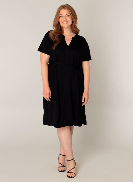BASE LEVEL CURVY Yenna Dresses - Black - maat 5(58/60)