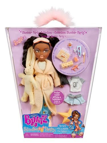Bratz Slumber Party - Sasha Modepop - Met 2 Sets Pyjama's, Pluche en Accessoires - Geschikt voor Kinderen en Verzamelaars
