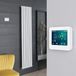 Hudson Reed Vitality Ardus Radiateur électrique vertical Blanc 178,4 x 35,4 cm Thermostat Wi-Fi écran tactile Design moderne