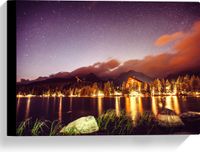 Merkloos / Sans marque Take your time Canvas - Sterrenhemel boven Lichtgevende Huisjes boven het Meer - 40x30 cm Foto op Canvas Schilderij (Wanddecoratie op Canvas)