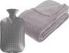Atmosphera Groot Fleece deken/plaid Lichtgrijs 230 x 180 cm en warmwater kruik 2 liter