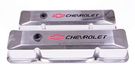 ProForm Klepdeksel, gegoten, hoog, verbijsterd, ontluchtingsgat, verzonken Chevrolet vlinderdaslogo, aluminium, gepolijst, kleine blokchevy, paar (141-108)