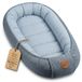 Totsy baby Knus Baby Nestje Pasgeborene – zacht draagbaar en comfortabel Nest voor Ledikant Kinderbed Wieg Babykamer en Onderweg – behaaglijk voor Jongen & Meisje 90x50 cm Jeansblauw Corduroy