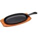 KitchenCraft World of Flavours Sizzling Plate in Aziatische Stijl met Houten Serveerplank, Gietijzer, 34,5 x 14,5 x 3,5 Centimeter