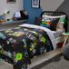 Bedlam Zwart Gaming Dekbedovertrek Eenpersoons (140 x 200 cm) - Glow in the Dark omkeerbaar beddengoed - 2 kussenslopen - Gamer slaapkameraccessoires - videogamethema - Polykatoen - 3-delige set