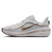 NIKE Chaussure de sport 'Winflo 12' or / blanc cassé