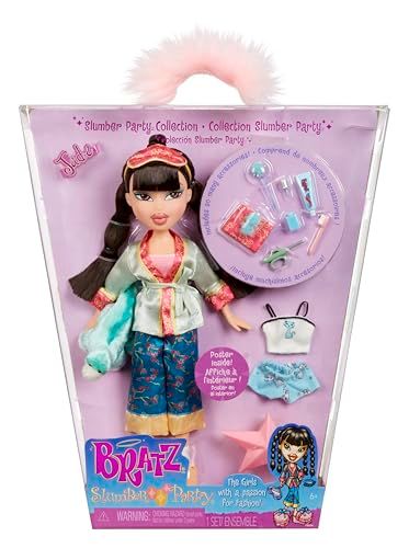 Bratz Slumber Party - Jade Modepop - Met 2 Sets Pyjama's, Pluche en Accessoires