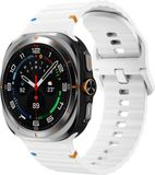By Qubix Qubix - Compatible Samsung bandje - Wave Sport Band - Wit - Geschikt voor Samsung Galaxy Watch Ultra / Ultra 2 - 47mm