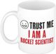 Bellatio Decorations Bellatio Decoration Cadeau koffie/thee mok - trust me I am a rocket scientist - rood- 300 ml