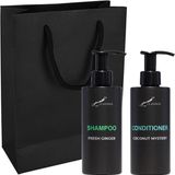 Claudius Cosmetics B.V. Douchepakket - Shampoo Fresh Ginger + Coconut Conditioner - 300 ml per fles - set van 2 stuks - met luxe gift tas