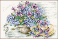 Lanarte Vervaco Borduurpakket Hortensias op een bank - Borduurpakket - ivoor