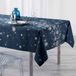 LUXE TAFELKLEDEN Luxe tafelkleed blauw met zilveren sneeuwster 150 x 240 cm