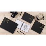 Clairefontaine 34259C Schetsboek met Spiraal Goldline - 64 Vellen Wit Tekenpapier - A6 10,8x14,8 cm 140g - Liggend Formaat - Harde Zwarte Kaft met Linnenlook