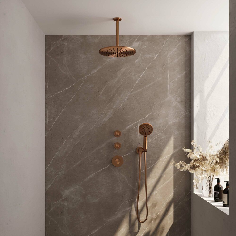 Brauer Copper Carving thermostatische inbouw regendoucheset 20cm plafondarm met 30cm ronde hoofddouche 3 standen ronde handdouche 150cm gladde doucheslang met aansluitbocht en handdouchehouder Koper geborsteld PVD 5-GK-108