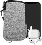 kwmobile telefoontasje universeel geschikt voor M - 5,5" smartphones - 15,2 x 8,3 cm - Hoesje met rits en polslusje - In mat lichtgrijs / wit