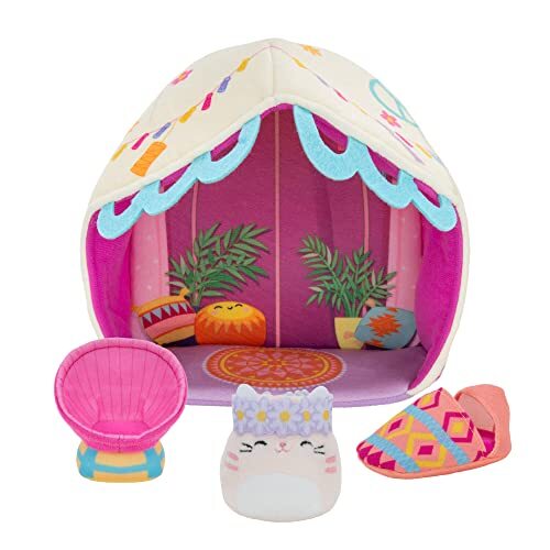 Squishville SQM0210 Deluxe Glamping Inclusief 2 inch Paulita The Pink Tabby Cat, Emmerstoel, Slaapzak & Glamping Speelscène-Speelgoed voor kinderen, Multi