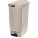 Rubbermaid Commercial Products 1883551 Step-On afvalbak, hars, pedaal aan zijkant, 68 liter - beige