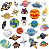 Famanu - Set van 26 ruimtepatches met astronauten en planeten, geborduurde decoratie voor kleding of tassen – Multicolor