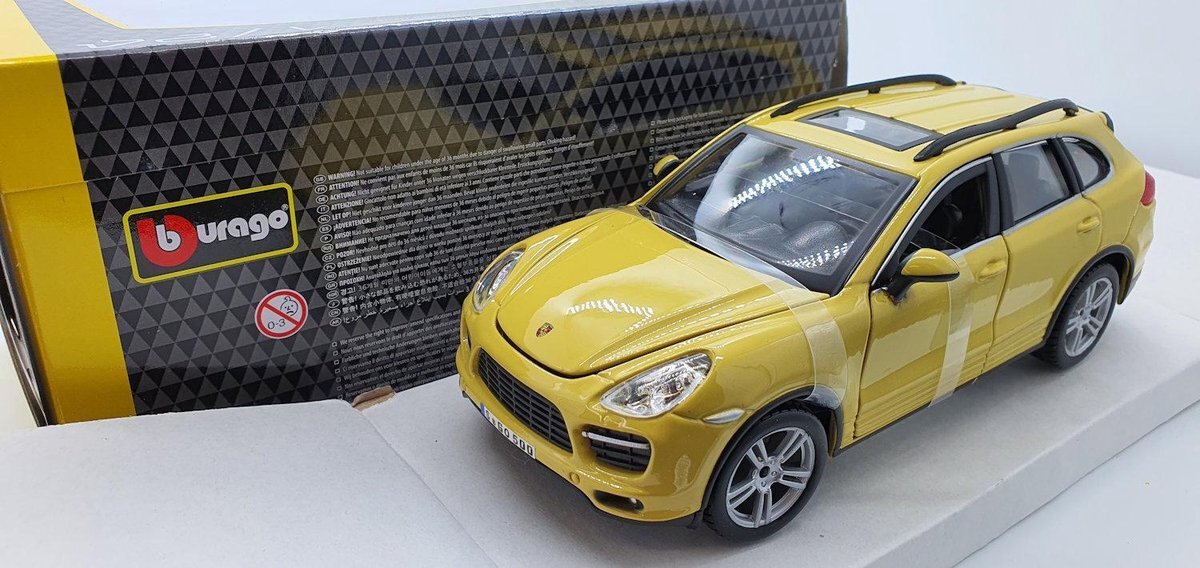 Bburago Porsche Cayenne Turbo (Geel) 1:24