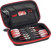 Casemaster Sentinel Tactech slag- en waterbestendige beschermhoes en EVA-schuim voor dartpijlen met zachte punt en stalen punt, bevat 6 dartpijlen + punten, shafts en flights, rode sluiting