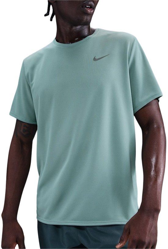 Nike Dri-FIT UV Miler Heren Hardloopshirt Korte Mouw Lichtblauw Maat M