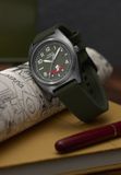 Timex Timex X Peanuts Expedition Capstone Quartz Analoog Horloge Groen En Zilverkleurig Kast Gemaakt Van 100% Loodarm Messing En Een Armband Van 100% Siliconen 39 TW2Y52500AJ