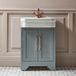 Hudson Reed Meuble vasque classique 57cm gris clair avec vasque | Poignées classiques bronze brossé | Thornton