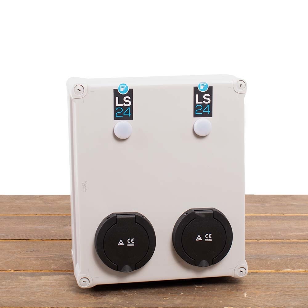 LS24 Dubbele Laadpaal 2 x 16A - 1 of 3 fase - 2 Outlets