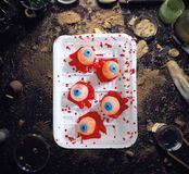 FIESTAS GUIRCA Dienblad met 5 ogen (18 x 13 cm), griezelige decoratie voor Halloween en horrorfeesten, realistische accessoires voor scènes en feesten, meerkleurig