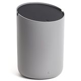 Kazai. Kleine Tafel Afvalbak 'Tove' - 1,5L | Exclusieve Mini Cosmetica-Emmer Design uit Berlijn | Afvalbak Voor Badkamer, Keuken & Bureau | Antislip, Binnenemmer | Donkergrijs, Zwart
