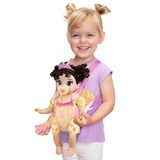 Disney Princess Belle Babypop Deluxe met tiara, drager, pluche vriend, fopspeen, slabbetje en babyfles [exclusief voor Amazon]
