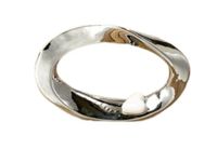 DRW Ovaal figuur met een zilver en wit hart, 20 x 10 x 16 cm