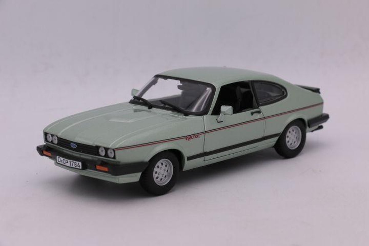 Bburago Ford CAPRI 1982 1:24 blauw-groen