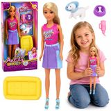 Anlily Pop avec un chien blanc dans un lit et un ensemble d'accessoires