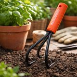 BLACK+DECKER Handcultivator Combi System - Cultivator met Drie Tanden - Tuinwoeler voor Losmaken van Grond - Cultivator voor Borders en Plantenbakken - Oranje Zwart
