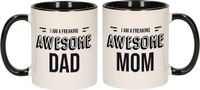 Bellatio Decorations Shoppartners Bv Freaking Awesome Dad en Mom koffiemokken - Cadeau bekers set - voor Papa en Mama - Moederdag en Vaderdag cadeautje