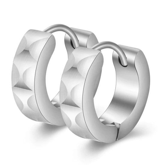 TJ Tom Jaxon Lookinggoodtoday Zilverkleurige heren oorringen edelstaal met geslepen details