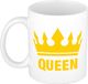 Bellatio Decorations Cadeau Queen 1x Cadeau Queen beker / mok - wit met gele bedrukking - 300 ml keramiek