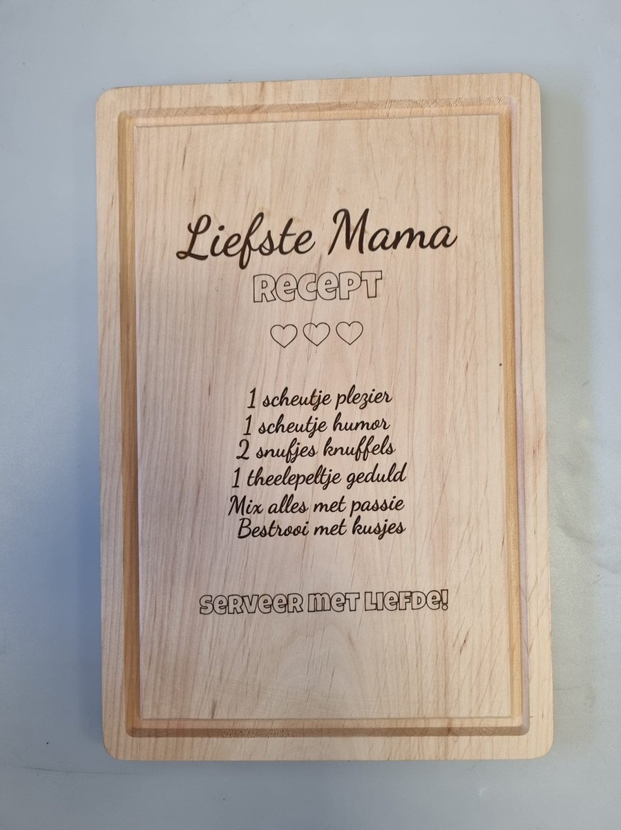 Lbm Snijplank Liefste Mama - broodplank - Moederdag - cadeau - snijplank - hout - tekst - Liefste Mama recept - koken
