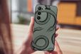 Personalaizer Flexibele beschermhoes voor iPhone 13, zwarte slangen met glanzende afwerking