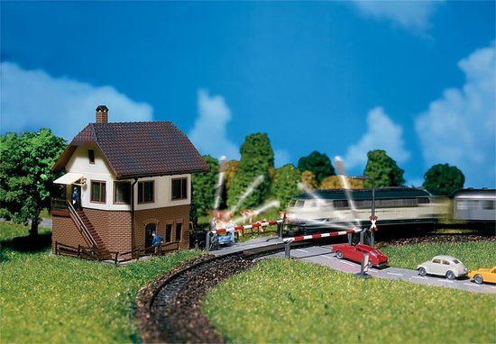 Faller - Overweg met seinhuis - Schaal N