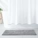 Amazon Basics Badmat, badkamer, microvezel, antislip, 86,6 x 53,3 cm, platina