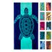 Nova Blauw schildpadstrandlaken - Tropische blauwe kleuren met een uniek ontwerp, extra groot, XL (86,4 x 160 cm) Gemaakt van 100% katoen voor kinderen en volwassenen