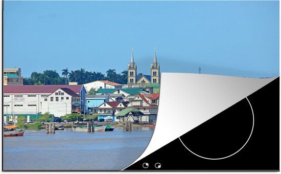 KitchenYeah® Inductie beschermer 77x51 cm - Uitzicht op Paramaribo vanaf een rivier - Inductiebeschermer voor Inductie Kookplaat - Multicolor