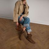 Manfield Dames Beige Suède Enkellaarsjes met Hak - Maat 38