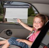 Diono - Solar Eclipse - Oprolbaar auto zonnescherm - Dubbel zonnescherm met doorschijnende en verduisterende laag