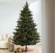 Our Nordic Christmas Kentucky Deluxe verlichte kunstkerstboom - 243 cm - Donkergroen - Ø163 cm - 2762 tips - 1050 ledlampjes